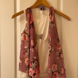 Pink and white flower top with butterfly necklace